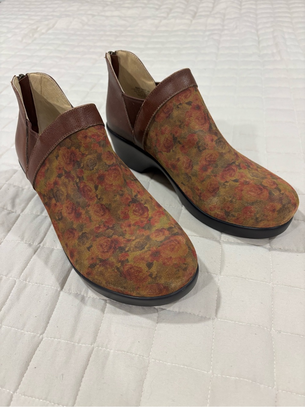 Alegria Cognac & Roses Floral Leather Wedge Booties EU 41 US 10.5-11 Natale